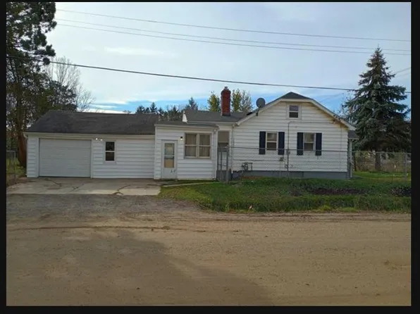 8486 N Saginaw Rd, Mount Morris, MI 48458