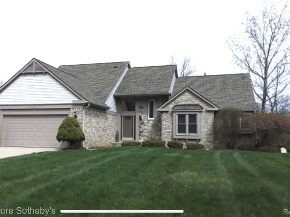 24606 Ridgeview Dr, Farmington Hills, MI 48336
