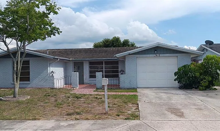 7410 Moravian Dr — Photo 2