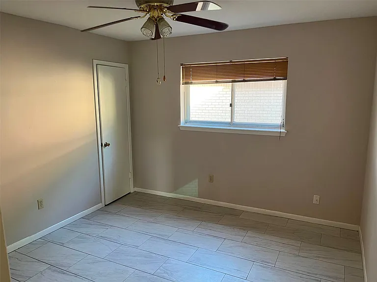 2726 Pickerton Dr — Photo 6