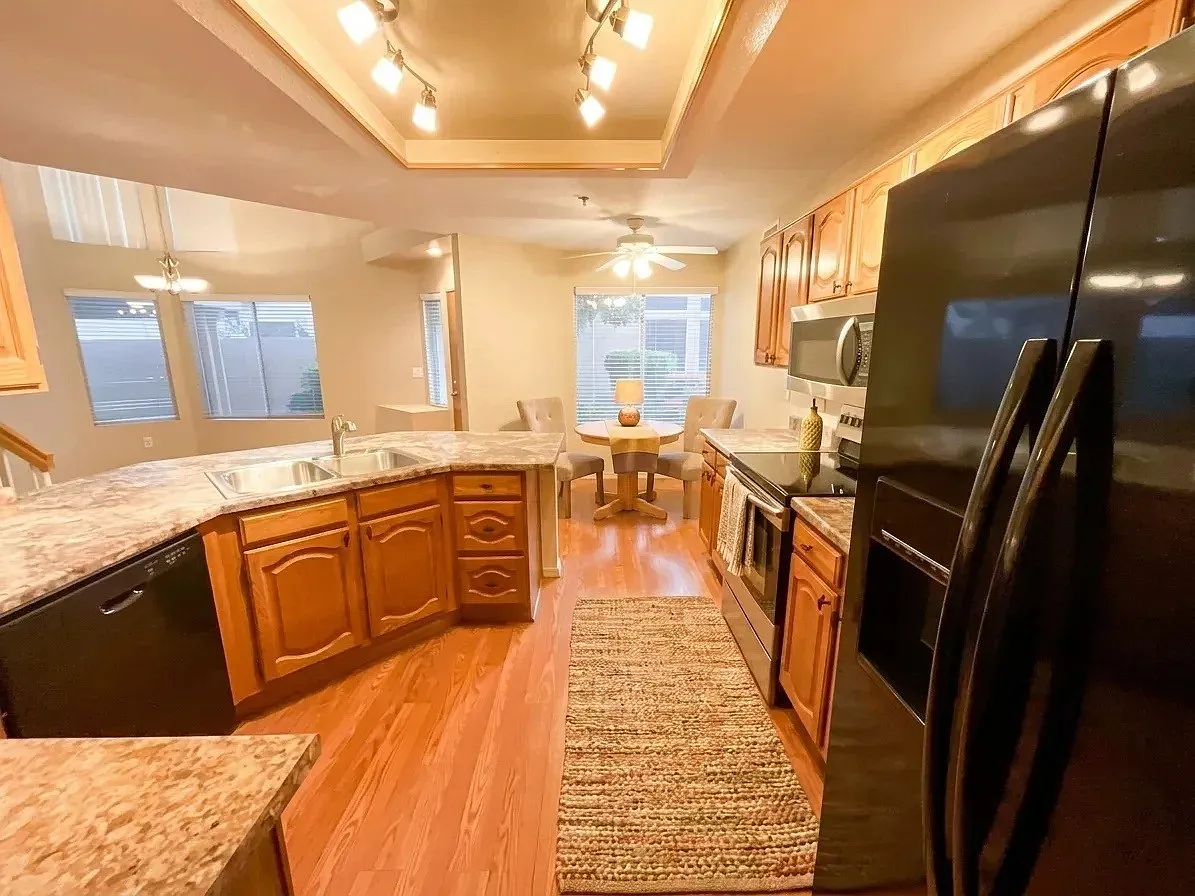 9276 East Sutton Drive — Photo 4