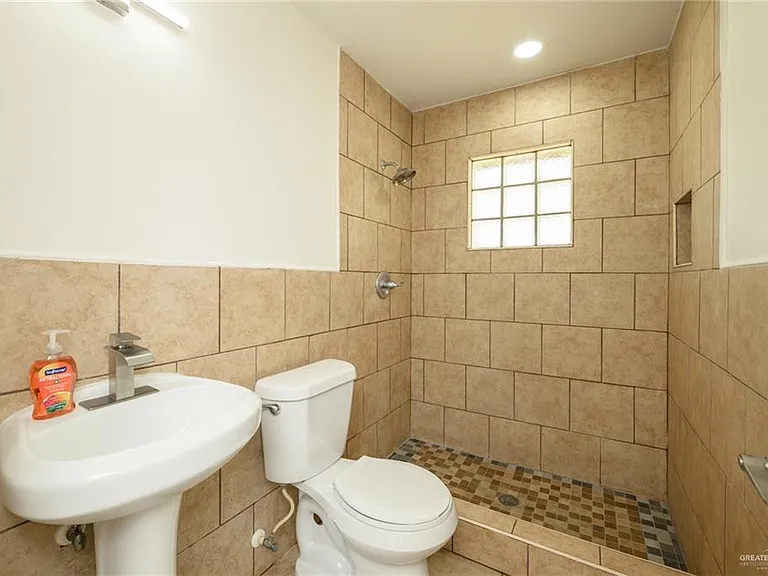 1823 Warren St — Photo 27