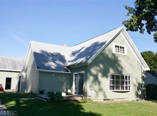 724 S Grove St, Delton, MI 49046
