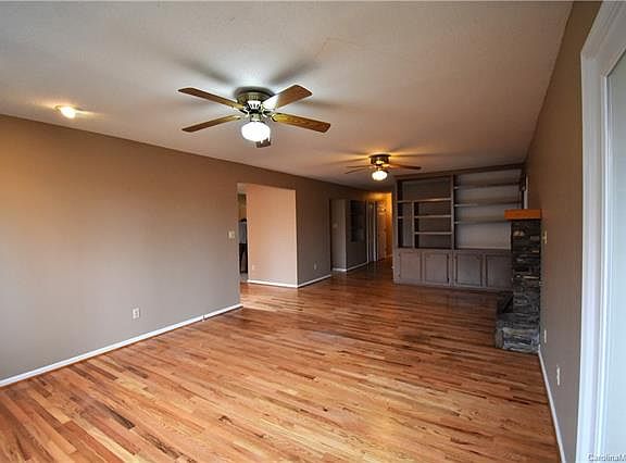 4th image of 50 Shadow Brook Ln