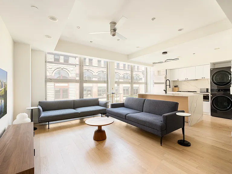 136 W 17th St #5 — Photo 3