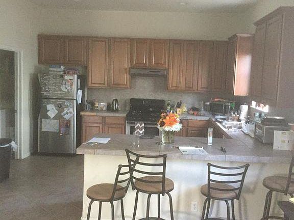3rd image of 608 Maiden Ln
