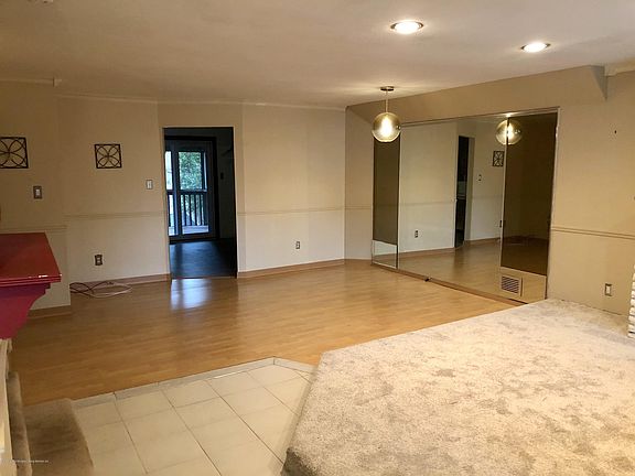 5th image of 809 Stafford Ave