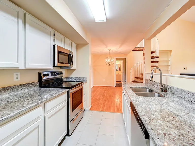 20649 Shadyside Way #B — Photo 23
