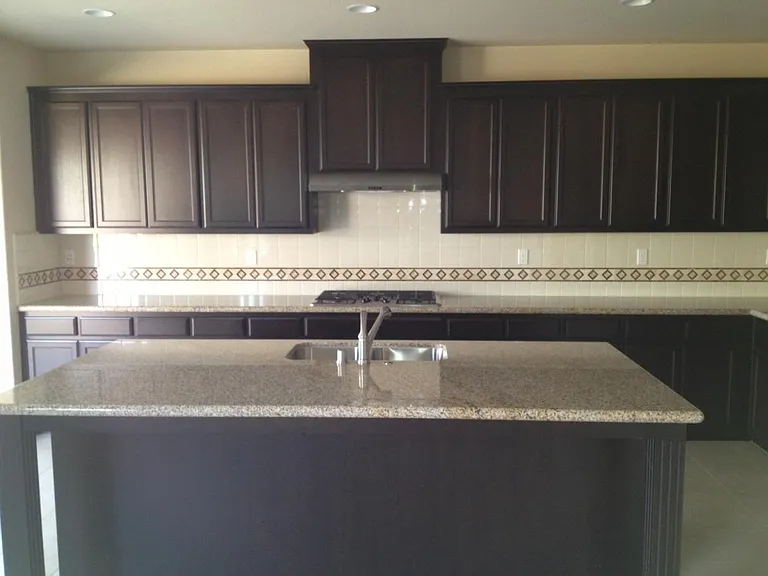 545 W Esplanade Dr — Photo 3