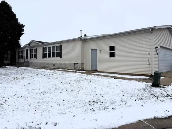 101 Club Cir, Belvidere, IL 61008