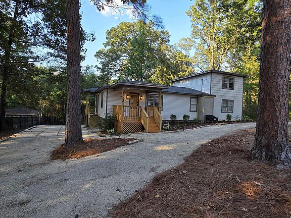 3rd image of 3893 Parkwood Rd SE