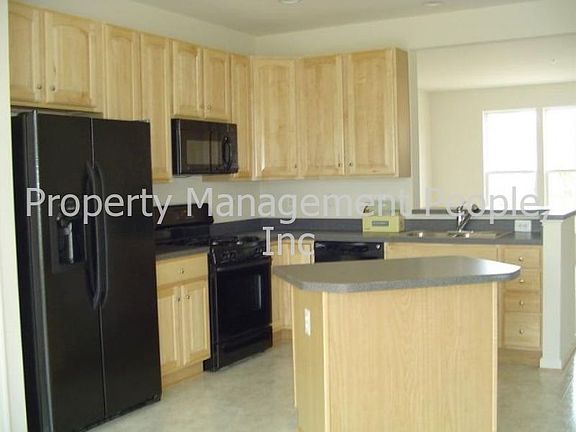 5th image of 212 Stone Springs Ln