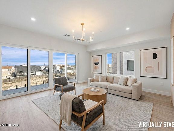 2nd image of 401 Boulevard #405