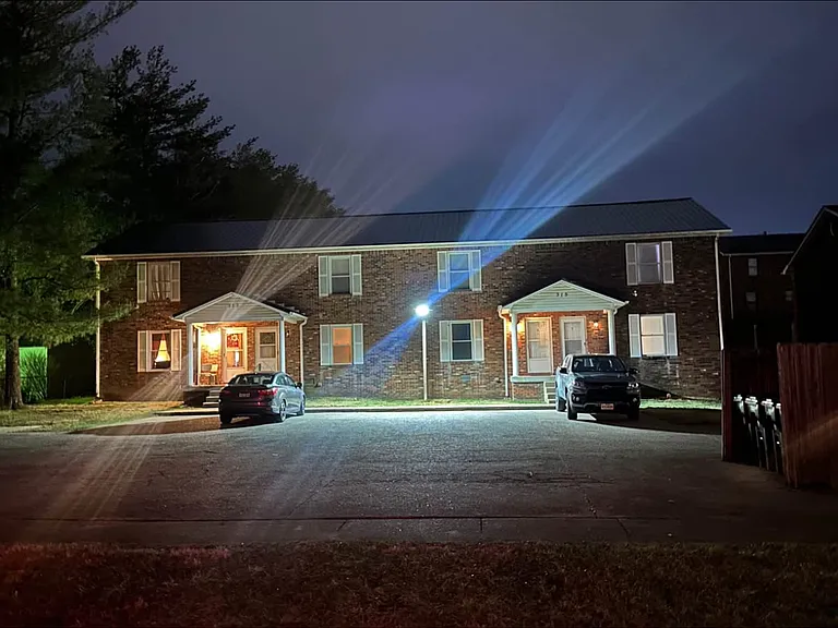 315 Berkley Ct #3 — Photo 12