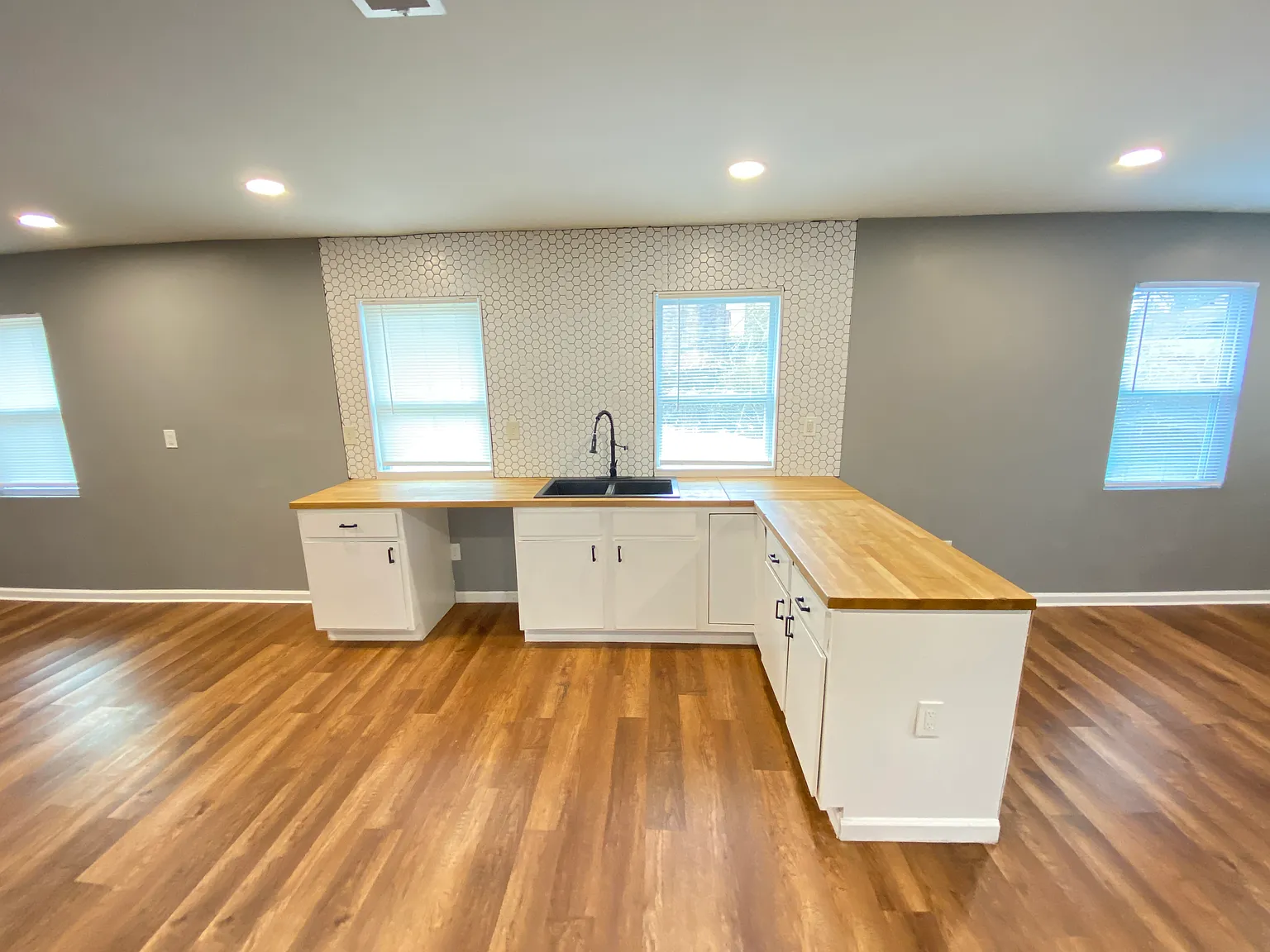 3 bed, 1037 sqft, $1,195 — Photo 4