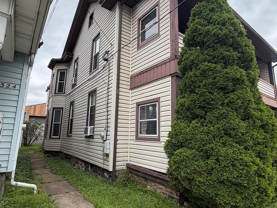 2nd image of 320 W 15th St