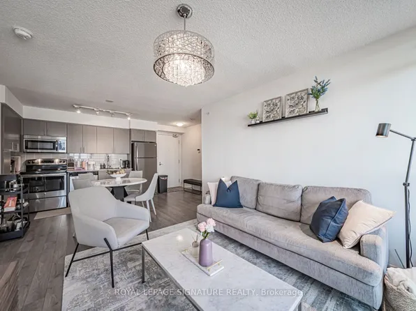 830 Lawrence Ave W, Toronto, ON