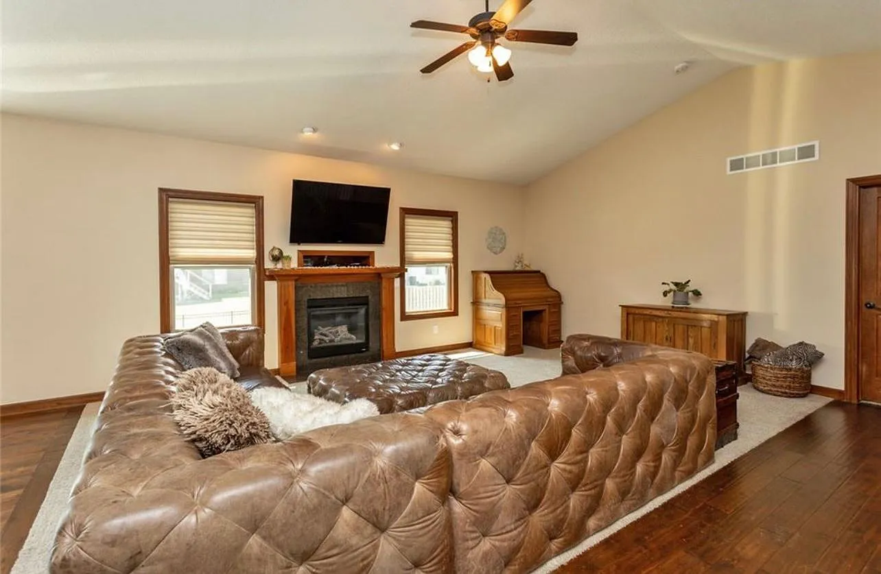 4 bed, 1804 sqft, $2,950 — Photo 3