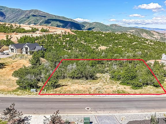 2nd image of 890 S Summit Creek Dr