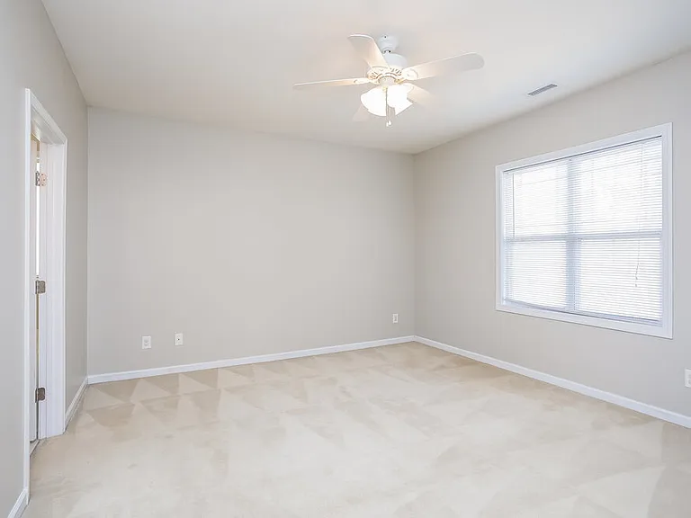 200 Willowbrook Cir — Photo 8