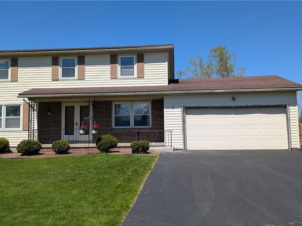 11 Barns Ct, Rochester, NY 14612