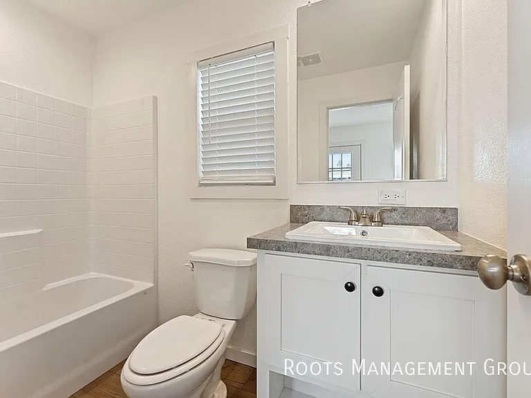6231 N 59th Ave #9 — Photo 10