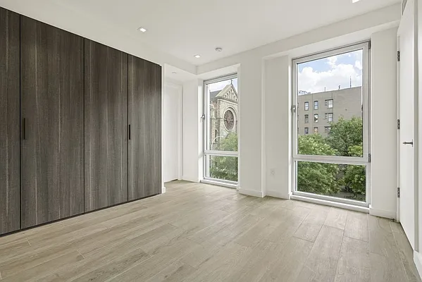 Rented by Compass | media 18