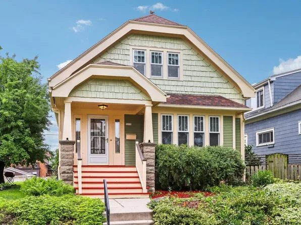 3210 South 10th STREET, Milwaukee, WI 53215