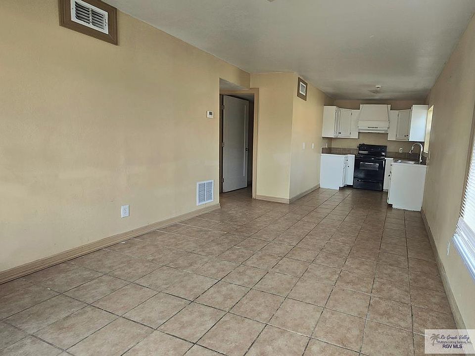 1st image of 900 N Mike Chapa Ave