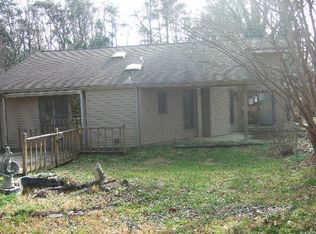 1135 N Clear Creek Rd, Hendersonville, NC 28792