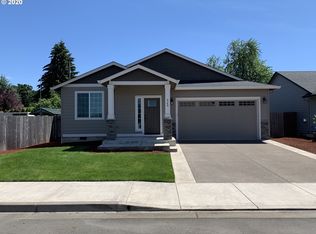 420 Walnut St, Junction City, OR 97448