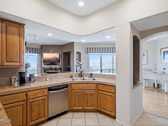 5th image of 14850 E GRANDVIEW Drive #202