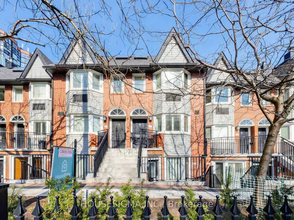 39 Tecumseth St #47, Toronto, ON M5V 2X6