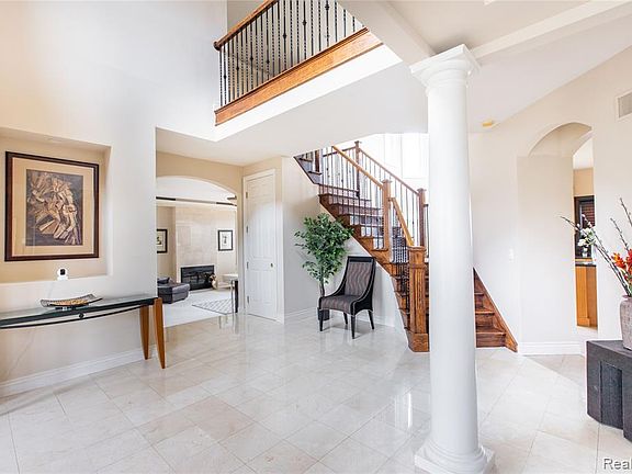 4th image of 22239-10001 Roberts Dr