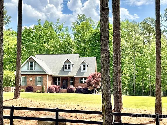 4th image of 790 Brandon Rd