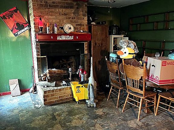 4th image of 369 W 3rd St