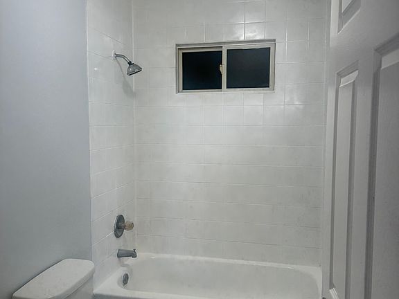 5th image of 309 S 19th St Floor 2