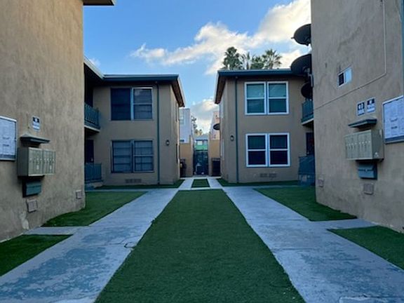 3rd image of 4900-4906 Coliseum St #4900-7