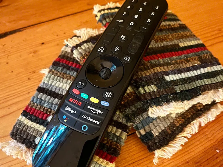 Smart TV for streaming all your subscritions.