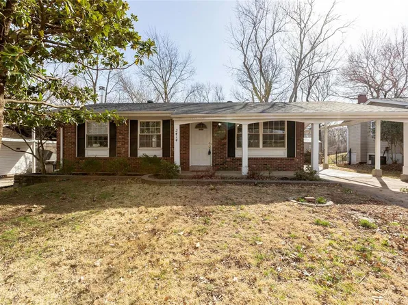 2414 Wesford Dr, Maryland Heights, MO 63043