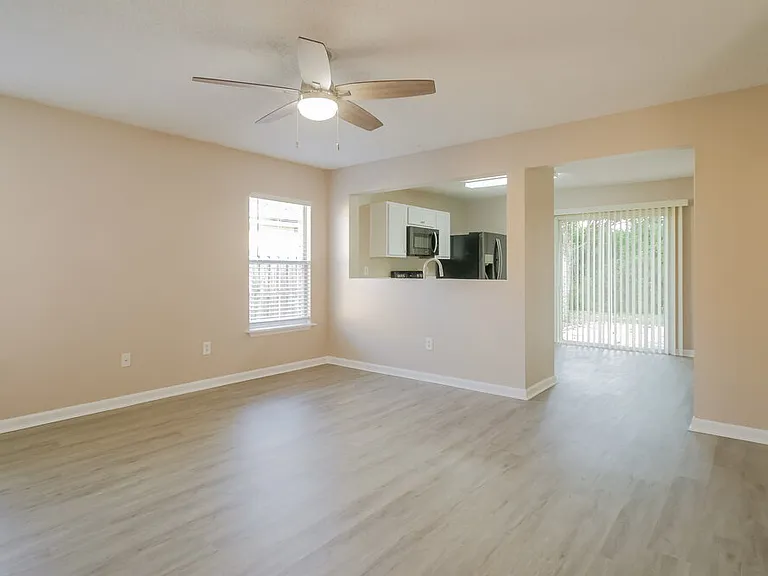 708 Wynfield Cir — Photo 6