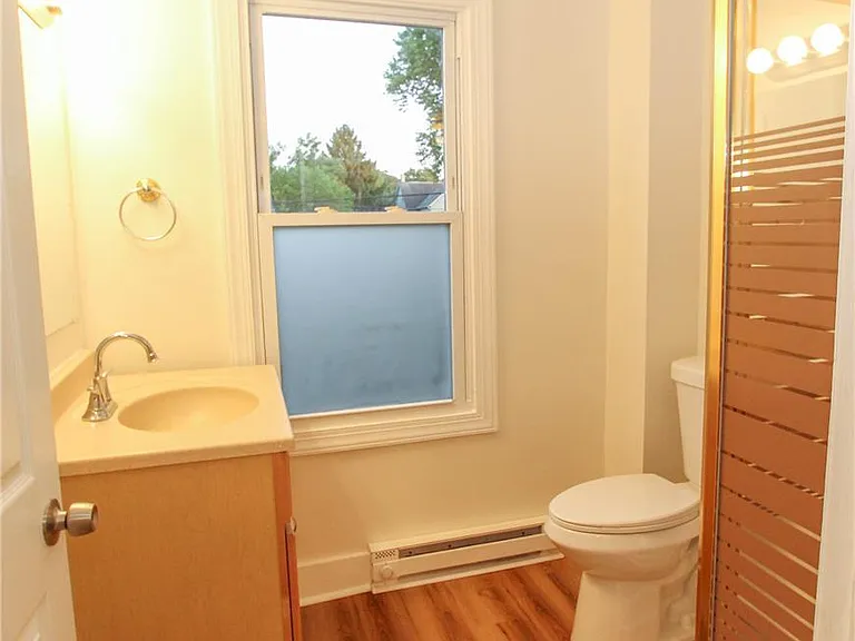 109 W Saint Joseph St — Photo 11