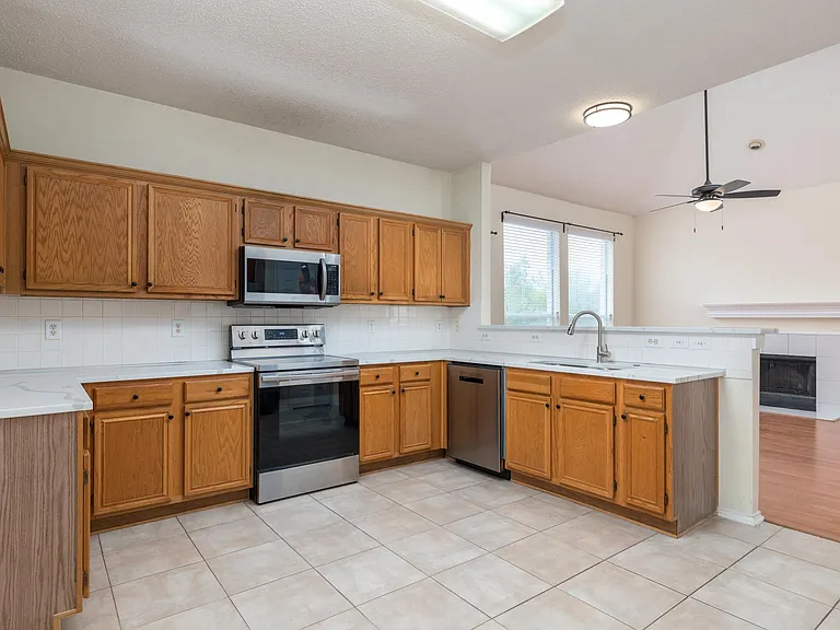 3928 Windford Dr — Photo 12