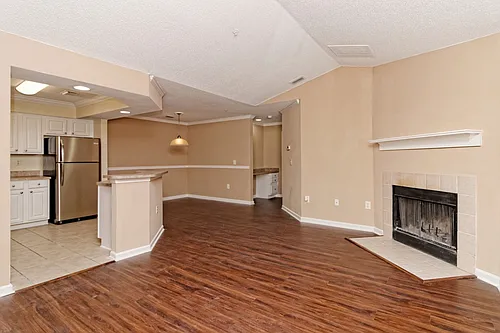 380 Marshland Rd #D28 Photo 1