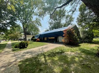 2003 Winchester Dr, Champaign, IL