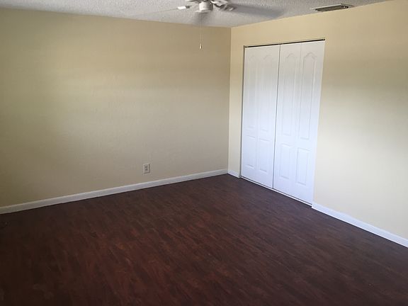 2nd image of 914 W Millard Ct