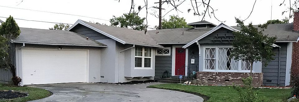 1st image of 202 E Yorkshire Dr