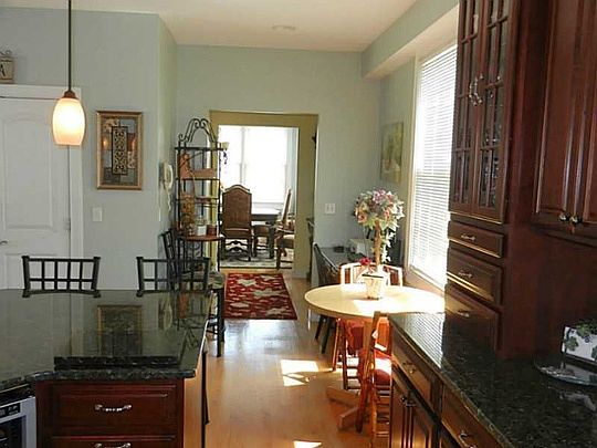 5th image of 14 Springdale Ave