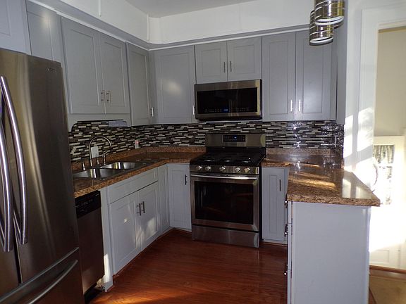 3rd image of 419 W Napier Ave