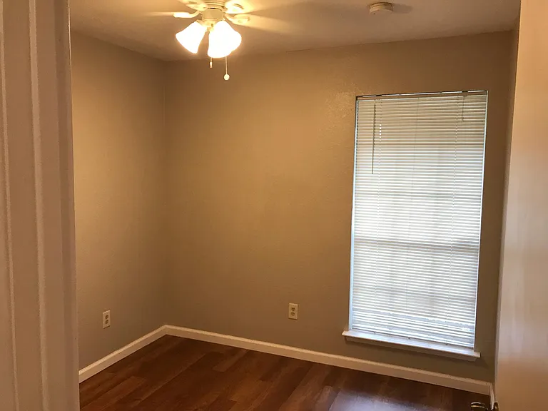 1015 E Yager Ln #87 — Photo 17